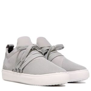 STEVE MADDEN NWOT SNEAKERS